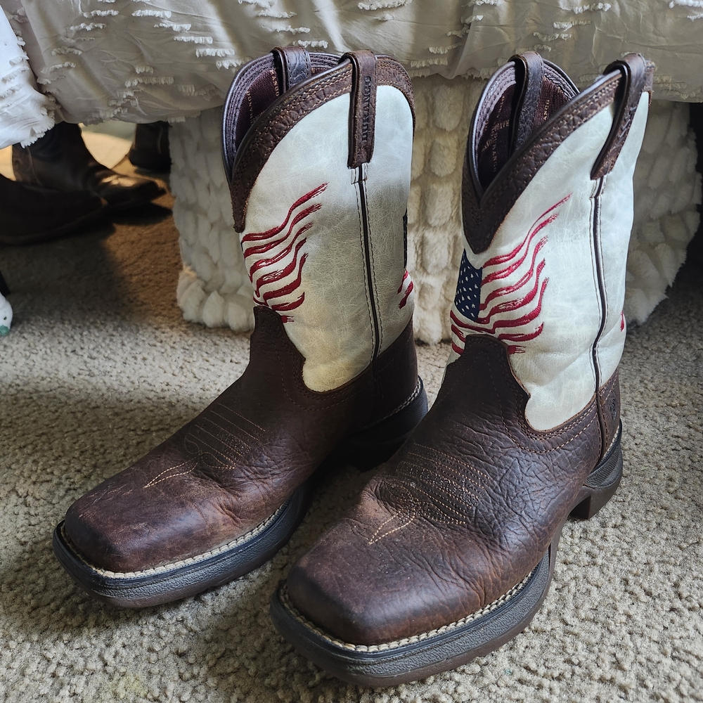 🐎((SOLD))🤠Durango Brown and White Kids Western Boots with Flag Stitching
